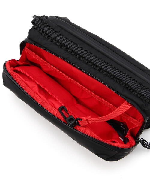 Topologie（トポロジー）の「Topologie/トポロジー  Bottle Sacoche Medium Puffer ボトルサコッシュミディアムパファー【バッグ単体】（ショルダーバッグ・メンズ・ブラック・F）」の11枚目の写真