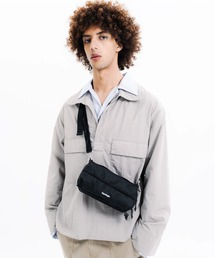 Topologie（トポロジー）の「Topologie/トポロジー  Bottle Sacoche Medium Puffer ボトルサコッシュミディアムパファー【バッグ単体】（ショルダーバッグ）」