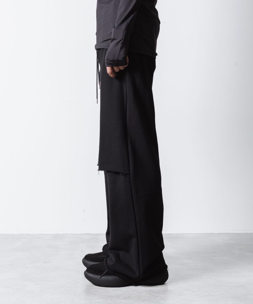 VEIN (ヴェイン)の「ジャンベルカテリー カットオフ バギートラウザーズ / JUMBERCA TERRY CUT OFF BAGGY TROUSERS(スウェットパンツ・メンズ・ブラック・2/1)」の4枚目の写真