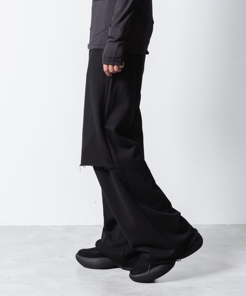 VEIN (ヴェイン)の「ジャンベルカテリー カットオフ バギートラウザーズ / JUMBERCA TERRY CUT OFF BAGGY TROUSERS(スウェットパンツ・メンズ・ブラック・2/1)」の5枚目の写真