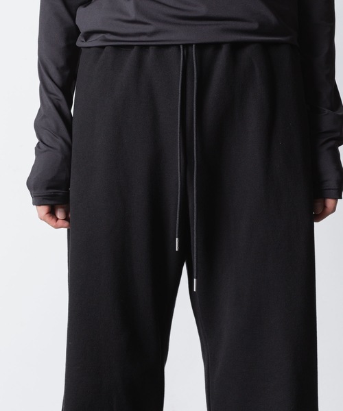 VEIN (ヴェイン)の「ジャンベルカテリー カットオフ バギートラウザーズ / JUMBERCA TERRY CUT OFF BAGGY TROUSERS(スウェットパンツ・メンズ・ブラック・2/1)」の8枚目の写真