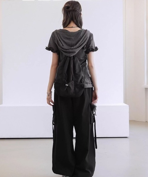 A'GEM/9 × .kom 「.KOM/ドットケーオーエム」 フリル付き半袖ジップアップパーカー レディース A'GEM/9 × .kom 『.KOM/ドットケーオーエム』 フリル付き半袖