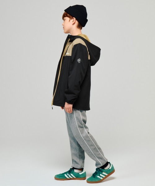 KRIFF MAYER Kid's Collection（クリフメイヤーキッズコレクション）の「【撥水・防汚】アクティブストレッチマウンテンパーカー（マウンテンパーカー・キッズ・グリーン/ベージュ/パープル/ブラック・140/150/160/170/120/130）」の8枚目の写真