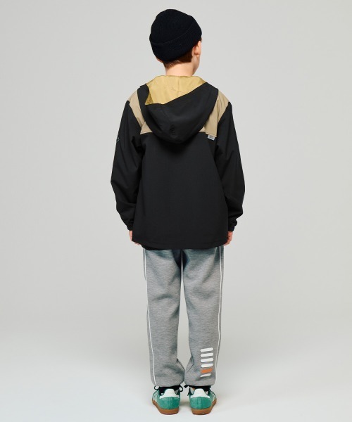 KRIFF MAYER Kid's Collection（クリフメイヤーキッズコレクション）の「【撥水・防汚】アクティブストレッチマウンテンパーカー（マウンテンパーカー・キッズ・グリーン/ベージュ/パープル/ブラック・140/150/160/170/120/130）」の9枚目の写真