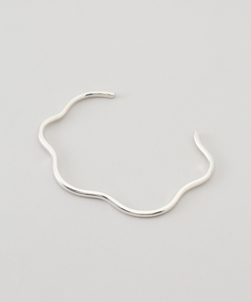 Sympathy of Soul(シンパシーオブソウル)の「SYMPATHY OF SOUL/シンパシーオブソウル Cloud Bangle(シルバー)(ブレスレット・レディース・シルバー・FREE)」の1枚目の写真
