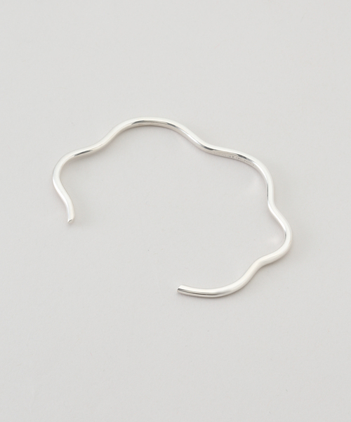 Sympathy of Soul(シンパシーオブソウル)の「SYMPATHY OF SOUL/シンパシーオブソウル Cloud Bangle(シルバー)(ブレスレット・レディース・シルバー・FREE)」の2枚目の写真