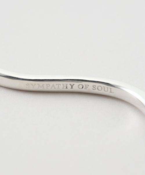 Sympathy of Soul(シンパシーオブソウル)の「SYMPATHY OF SOUL/シンパシーオブソウル Cloud Bangle(シルバー)(ブレスレット・レディース・シルバー・FREE)」の3枚目の写真