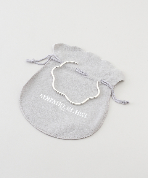 Sympathy of Soul(シンパシーオブソウル)の「SYMPATHY OF SOUL/シンパシーオブソウル Cloud Bangle(シルバー)(ブレスレット・レディース・シルバー・FREE)」の5枚目の写真