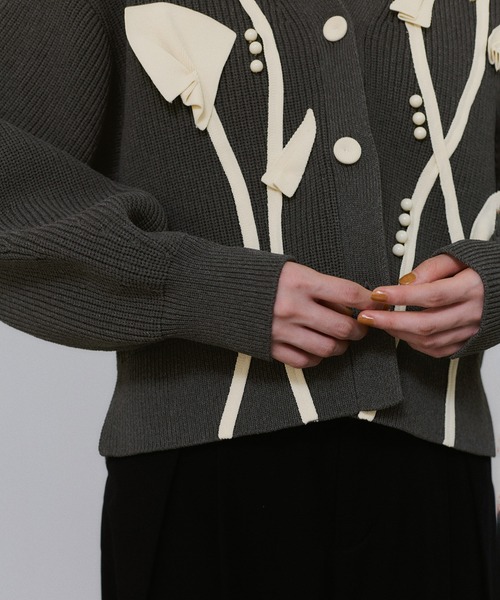新品タグ付き アダムエロペ 3Dモチーフカーディガン チャコールグレー セール】【サステナブル】3Dモチーフカーディガン（カーディガン