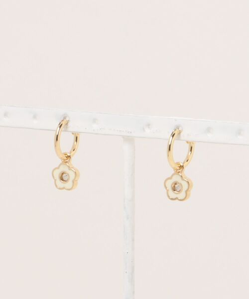 2-5日着 MARY QUANT スムースエポデイジーチャーム フープピアス スムースエポデイジー ピアス（ピアス（両耳用））｜MARY QUANT