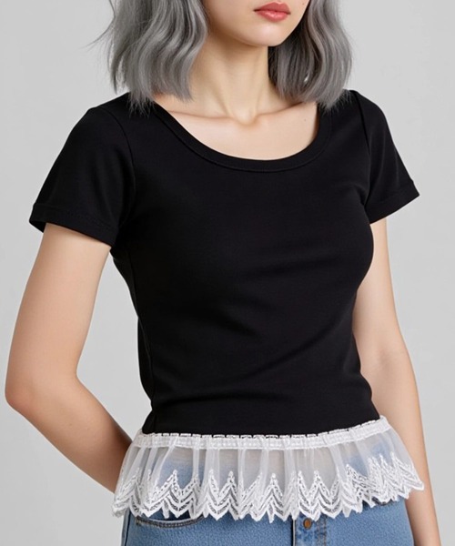 .KOM(ドットコム)の「A'GEM/9 × .kom 『.KOMZ/ドットケーオーエムゼット』裾フリル スクエアネックコンパクトTシャツ(Tシャツ/カットソー・レディース・オフホワイト/グレー/ブラック・S/M)」の5枚目の写真