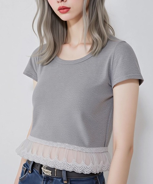 .KOM(ドットコム)の「A'GEM/9 × .kom 『.KOMZ/ドットケーオーエムゼット』裾フリル スクエアネックコンパクトTシャツ(Tシャツ/カットソー・レディース・オフホワイト/グレー/ブラック・S/M)」の9枚目の写真