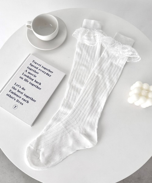 Loueme(ルエム)の「フリルレースハイソックス(ソックス/靴下・レディース・ブラック/ホワイト/チャコールグレー/グレー・FREE)」の13枚目の写真