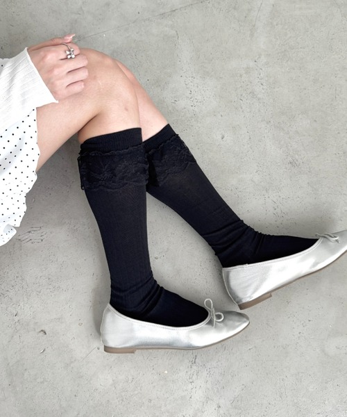 Loueme(ルエム)の「フリルレースハイソックス(ソックス/靴下・レディース・ブラック/ホワイト/チャコールグレー/グレー・FREE)」の16枚目の写真