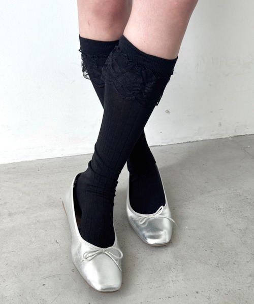 Loueme(ルエム)の「フリルレースハイソックス(ソックス/靴下・レディース・ブラック/ホワイト/チャコールグレー/グレー・FREE)」の15枚目の写真