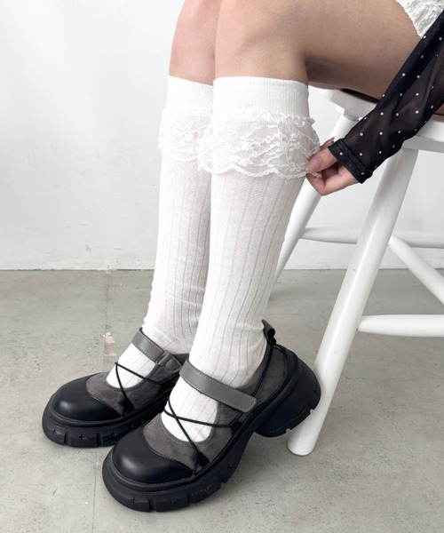 Loueme(ルエム)の「フリルレースハイソックス(ソックス/靴下・レディース・ブラック/ホワイト/チャコールグレー/グレー・FREE)」の8枚目の写真