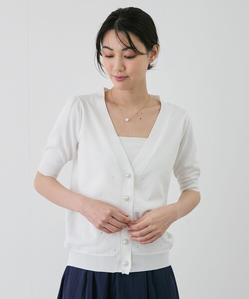 Jayro(ジャイロ)の「身頃ビジュー付き半袖カーディガン(カーディガン/ボレロ・レディース・ラベンダー/ピンク/ホワイト系その他/ブラック・M)」の11枚目の写真