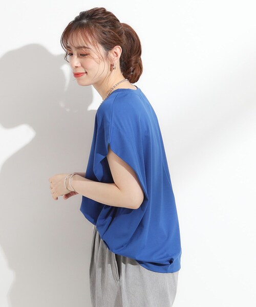 SHOO・LA・RUE（シューラルー）の「【S-LL/ひんやり/UV】二の腕をきれいにカバー ショルダータックトップス（Tシャツ/カットソー・レディース・ブラック/オフホワイト/ダークオレンジ/ブルー系その他・04/03/02/01）」の11枚目の写真