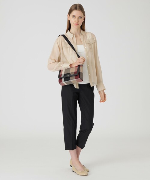 BLUE LABEL CRESTBRIDGE(ブルーレーベルクレストブリッジ)の「クレストブリッジチェックキャンバスかぶせショルダー(ショルダーバッグ・レディース・ベージュ系その他/レッド/ダークネイビー・FREE)」の5枚目の写真