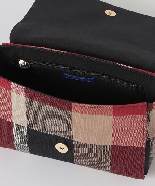 BLUE LABEL CRESTBRIDGE(ブルーレーベルクレストブリッジ)の「クレストブリッジチェックキャンバスかぶせショルダー(ショルダーバッグ・レディース・ベージュ系その他/レッド/ダークネイビー・FREE)」の8枚目の写真
