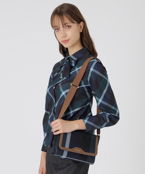 BLUE LABEL CRESTBRIDGE(ブルーレーベルクレストブリッジ)の「クレストブリッジチェックキャンバスかぶせショルダー(ショルダーバッグ・レディース・ベージュ系その他/レッド/ダークネイビー・FREE)」の11枚目の写真