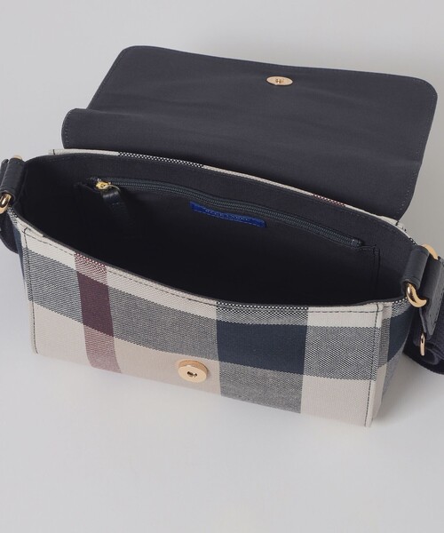 BLUE LABEL CRESTBRIDGE(ブルーレーベルクレストブリッジ)の「クレストブリッジチェックキャンバスかぶせショルダー(ショルダーバッグ・レディース・ベージュ系その他/レッド/ダークネイビー・FREE)」の22枚目の写真