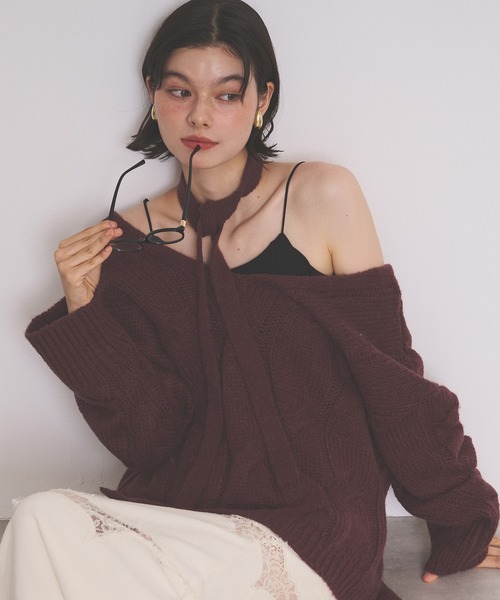 loin nuit(ロワンニュイ)の「multiway choker cable knit / マルチウェイチョーカーケーブルニット(ニット/セーター・レディース・ダークブラウン/ブルーグレー/ベビーピンク・FREE)」の18枚目の写真