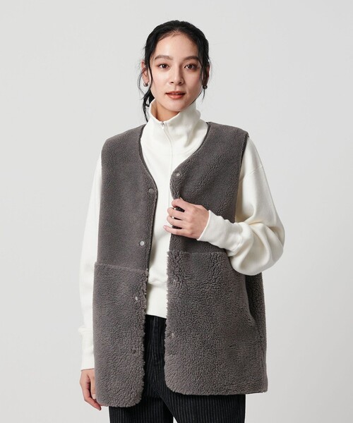 BEAUTY&YOUTH UNITED ARROWS(ビューティーアンドユースユナイテッドアローズ)の「【WEB限定】ボア×フェイクムートン リバーシブルベスト(その他アウター・レディース・ダークグレー/ダークブラウン/ブラック/オフホワイト・FREE)」の7枚目の写真
