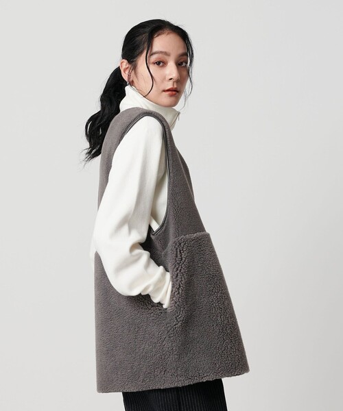 BEAUTY&YOUTH UNITED ARROWS(ビューティーアンドユースユナイテッドアローズ)の「【WEB限定】ボア×フェイクムートン リバーシブルベスト(その他アウター・レディース・ダークグレー/ダークブラウン/ブラック/オフホワイト・FREE)」の8枚目の写真