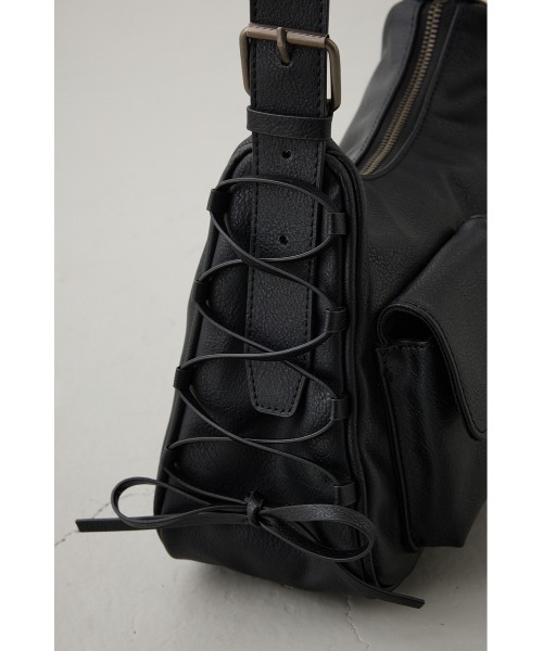 AZUL by moussy（アズールバイマウジー）の「サイドレースアップボックスポケットミニバッグ（ハンドバッグ・レディース・ブラウン/ブラック・FREE）」の9枚目の写真