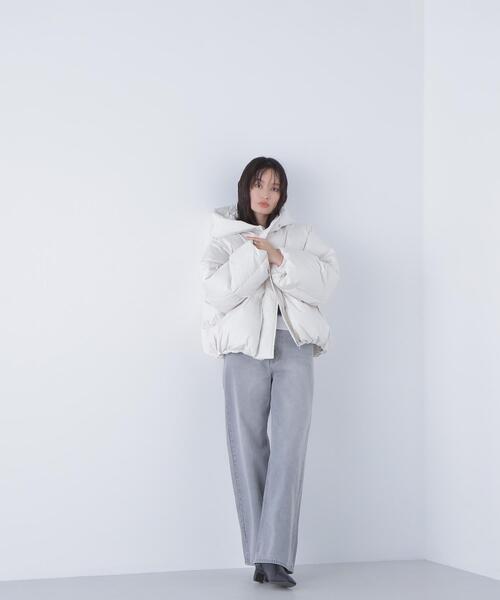 NATURAL BEAUTY BASIC（ナチュラルビューティーベーシック）の「◇ショートフードダウン（ダウンジャケット/コート・レディース・ブラック/オフホワイト/ブルー・SMALL/MEDIUM）」の18枚目の写真