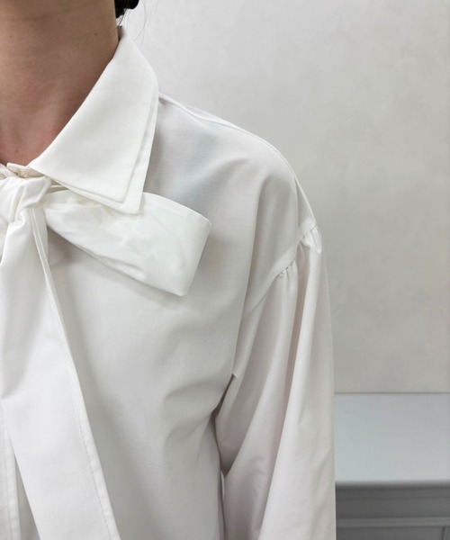 31 Sons de mode（トランテアン　ソン　ドゥ　モード）の「2025秋冬新作 ボウタイリボンブラウス（シャツ/ブラウス・レディース・ブルー/オフホワイト・ﾌﾘ-）」の21枚目の写真