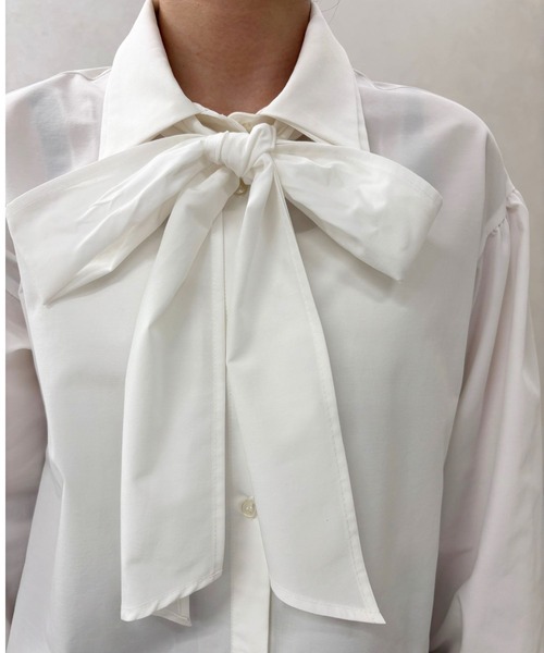 31 Sons de mode（トランテアン　ソン　ドゥ　モード）の「2025秋冬新作 ボウタイリボンブラウス（シャツ/ブラウス・レディース・ブルー/オフホワイト・ﾌﾘ-）」の20枚目の写真