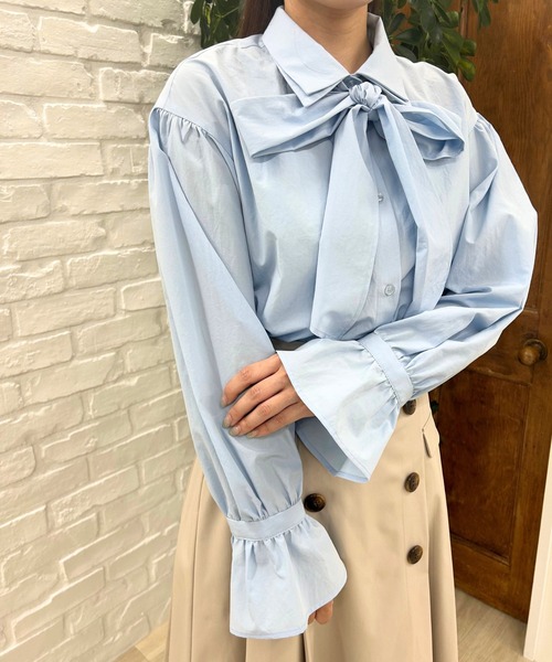 31 Sons de mode（トランテアン　ソン　ドゥ　モード）の「2025秋冬新作 ボウタイリボンブラウス（シャツ/ブラウス・レディース・ブルー/オフホワイト・ﾌﾘ-）」の7枚目の写真