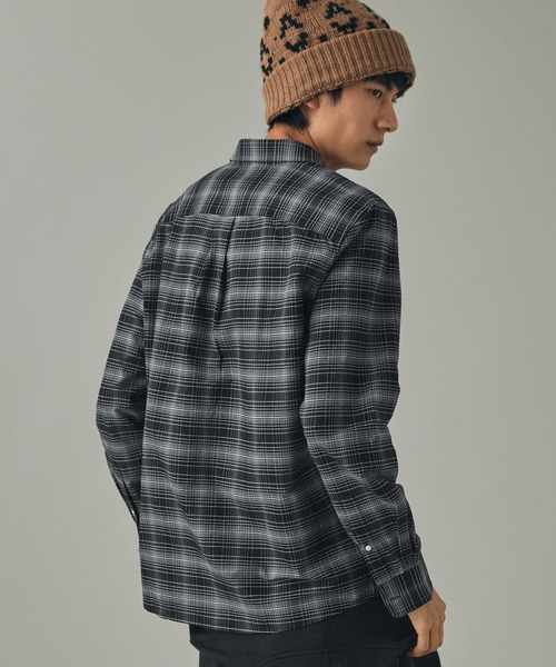 AIGLE(エーグル)の「吸水速乾 オックスフォードボタンダウンチェックシャツ(シャツ/ブラウス・メンズ・ブラック/セージグリーン・L/M/S/XL/XXL)」の5枚目の写真