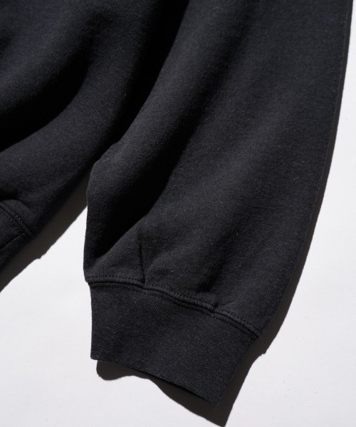 JOJO(ジョジョ)の「THRIFTY LOOK スリフティルック / THRIFTY"JOJO"SWEAT ジョジョの奇妙な冒険(スウェット・メンズ・ブラック・X-LARGE/XX-LARGE/LARGE)」の3枚目の写真