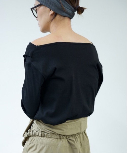 hwyl(ヒュイル)の「ドレープオフショルダーTシャツ(Tシャツ/カットソー・レディース・ホワイト/チャコールグレー/ブラック/ブラウン・FREE)」の16枚目の写真