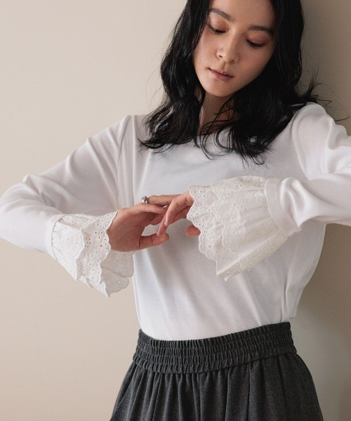 LOWRYS FARM（ローリーズファーム）の「ソデレイヤードＬＳ　580978（Tシャツ/カットソー・レディース・ホワイト系その他7/ホワイト系その他6/ホワイト系その他5・FREE）」の4枚目の写真