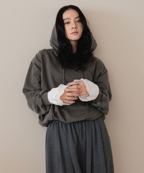 LOWRYS FARM（ローリーズファーム）の「ソデレイヤードＬＳ　580978（Tシャツ/カットソー・レディース・ホワイト系その他7/ホワイト系その他6/ホワイト系その他5・FREE）」の9枚目の写真