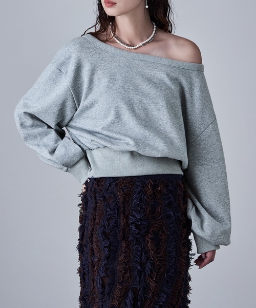 etoll.(エトル)の「裏毛オフショルダークロップドスウェット(スウェット・レディース・グレー/アイボリー/ブラック・M)」の3枚目の写真