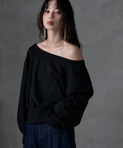 etoll.(エトル)の「裏毛オフショルダークロップドスウェット(スウェット・レディース・グレー/アイボリー/ブラック・M)」の2枚目の写真