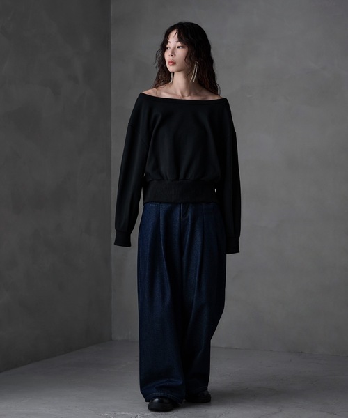 etoll.(エトル)の「裏毛オフショルダークロップドスウェット(スウェット・レディース・グレー/アイボリー/ブラック・M)」の6枚目の写真