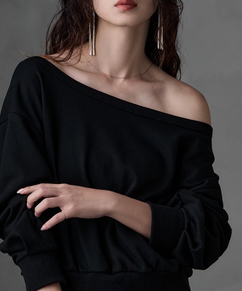 etoll.(エトル)の「裏毛オフショルダークロップドスウェット(スウェット・レディース・グレー/アイボリー/ブラック・M)」の8枚目の写真