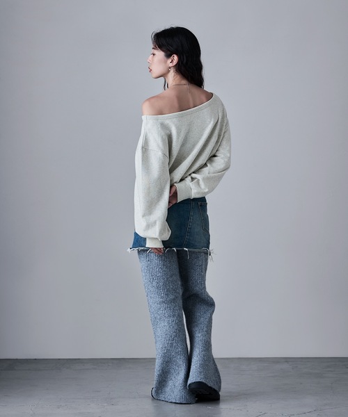 etoll.(エトル)の「裏毛オフショルダークロップドスウェット(スウェット・レディース・グレー/アイボリー/ブラック・M)」の12枚目の写真