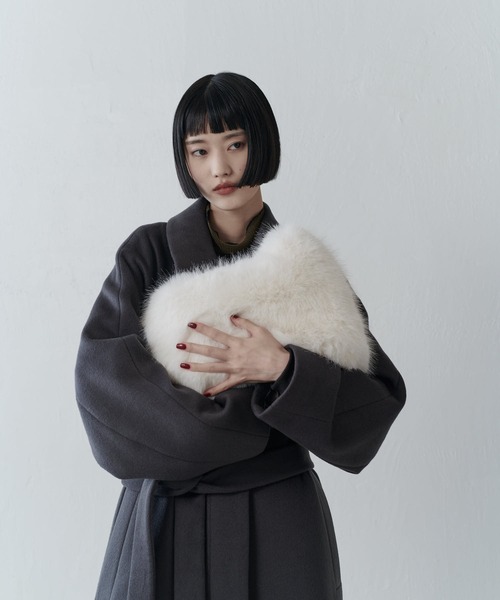 Lui's（ルイス）の「ウェーブバックルレザーハンドルファーバック（トートバッグ・レディース・オフホワイト/ブラック/ブラウン系その他・FREE）」の11枚目の写真