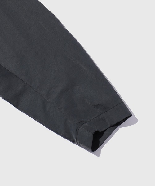 ADAM ET ROPE'（アダムエロペ）の「【WEB限定】《フリースライナー付・3way》ワッシャーナイロン バルマカーン コート / ドッグイヤーコート / ユニセックス（ステンカラーコート・メンズ・ネイビー/チャコールグレー・M/L）」の10枚目の写真