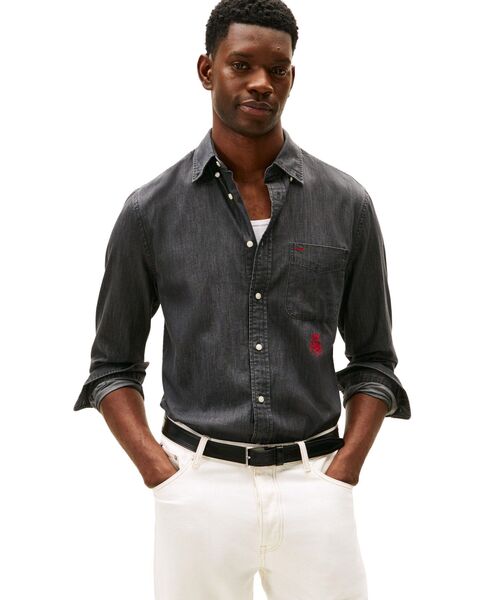 TOMMY HILFIGER(トミーヒルフィガー)の「ワーカーデニムシャツ(シャツ/ブラウス・メンズ・ブラウン・SMALL/MEDIUM/LARGE/X-LARGE)」の1枚目の写真