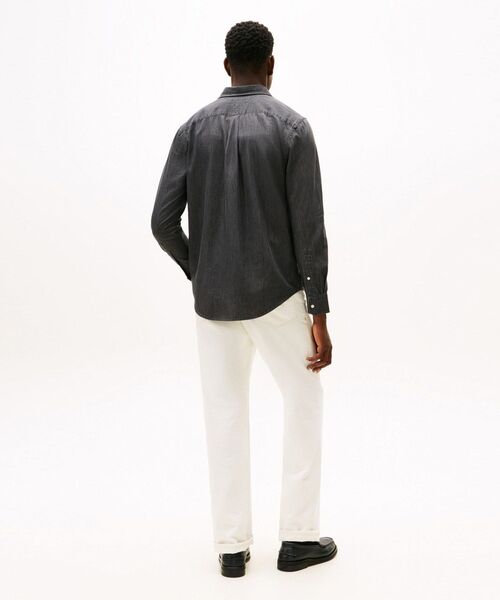 TOMMY HILFIGER(トミーヒルフィガー)の「ワーカーデニムシャツ(シャツ/ブラウス・メンズ・ブラウン・SMALL/MEDIUM/LARGE/X-LARGE)」の3枚目の写真