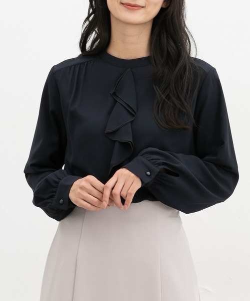 Honeys(ハニーズ)の「【ハニぽか】あったか裏地ラッフルブラウス(シャツ/ブラウス・レディース・アイボリー/グレイッシュベージュ/イエロー/ネイビー/ラベンダー・3L/L/LL/M/S)」の1枚目の写真
