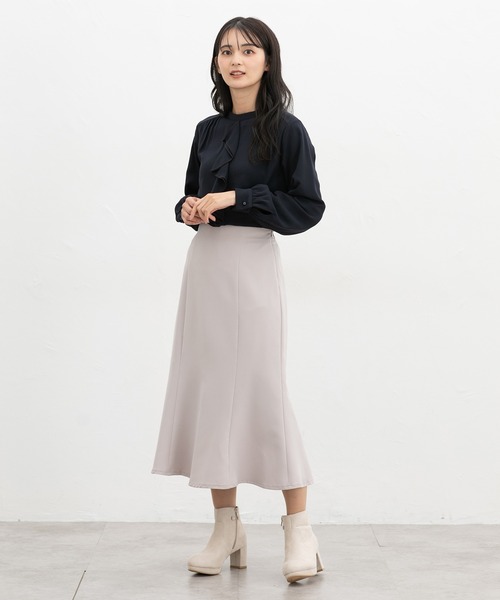 Honeys(ハニーズ)の「【ハニぽか】あったか裏地ラッフルブラウス(シャツ/ブラウス・レディース・アイボリー/グレイッシュベージュ/イエロー/ネイビー/ラベンダー・3L/L/LL/M/S)」の9枚目の写真